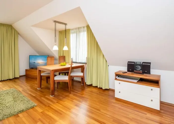 Kaufmannshof App 4 *